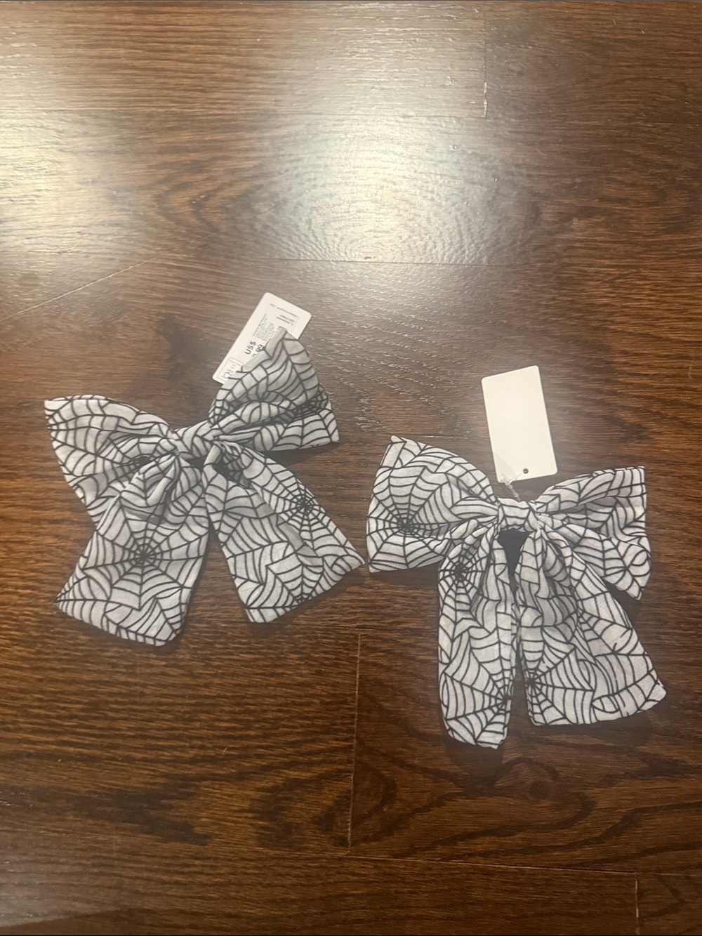 (2)white and black spiderweb- hair bow